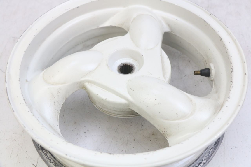 photo de OBRĘCZ TYLNA KYMCO AGILITY 4T 50 (2005 - 2018) - Szczegóły charakterystyczne