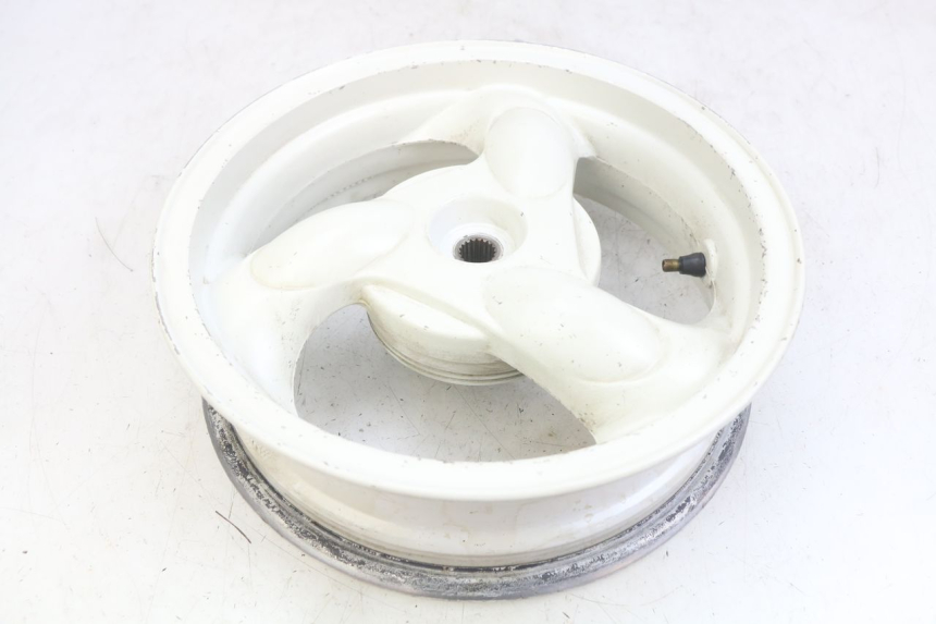 photo de OBRĘCZ TYLNA KYMCO AGILITY 4T 50 (2005 - 2018) - Widok z bliska