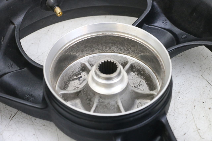 photo de OBRĘCZ TYLNA KYMCO AGILITY FR 2T 50 (2012 - 2017) - Zbliżenie komponentów