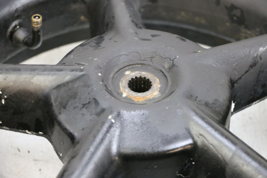 photo de OBRĘCZ TYLNA MBK BOOSTER SPIRIT 50 (2004 - 2017) - Widok z bliska