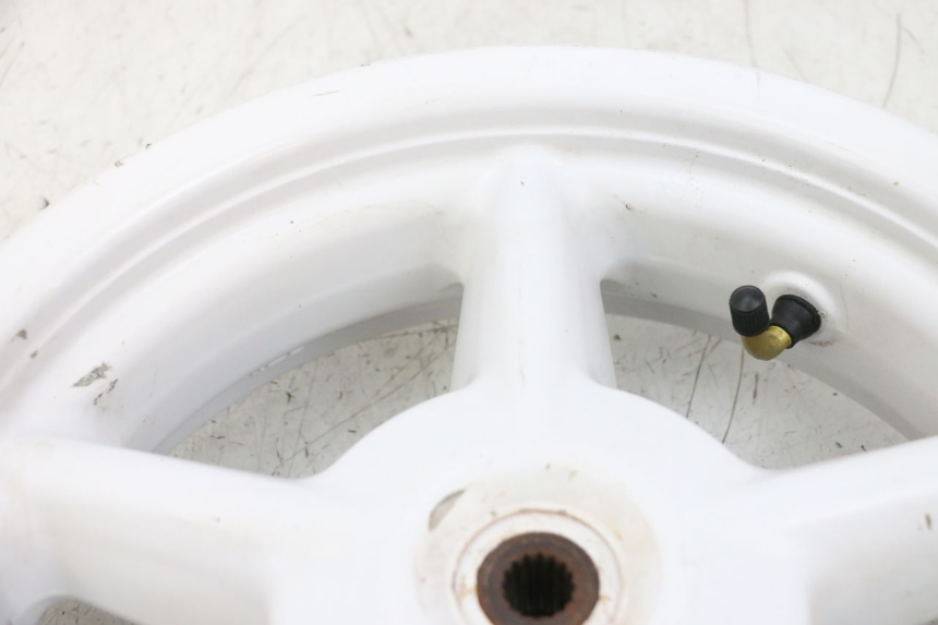 photo de OBRĘCZ TYLNA MBK BOOSTER SPIRIT NAKED 50 (2004 - 2017) - Zbliżenie komponentów