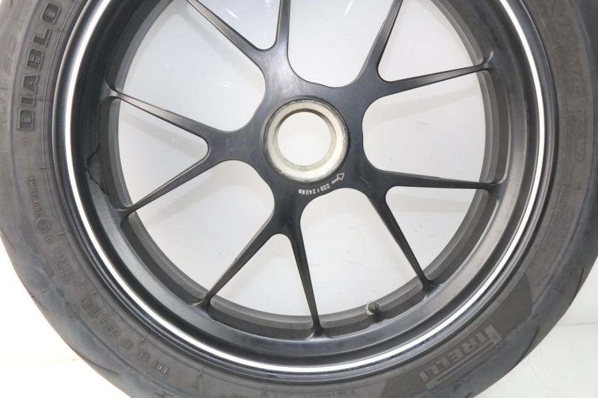 photo de OBRĘCZ TYLNA MV AGUSTA BRUTALE R WALLY 910 (2008 - 2008) - Widok z bliska