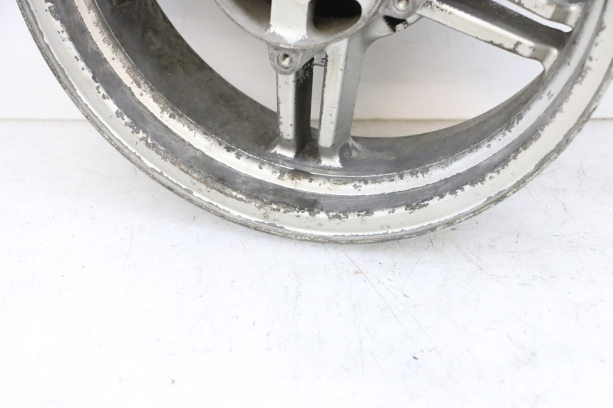 photo de OBRĘCZ TYLNA SUZUKI BURGMAN EXECUTIVE ABS 650 (2006 - 2012) - Zoom stanu zużycia