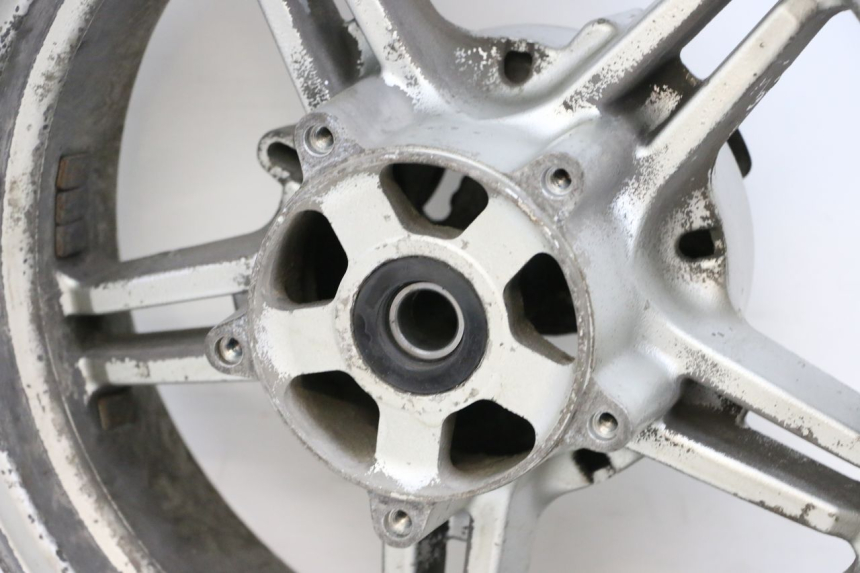 photo de OBRĘCZ TYLNA SUZUKI BURGMAN EXECUTIVE ABS 650 (2006 - 2012) - Zbliżenie techniczne