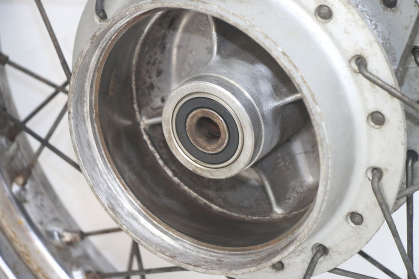 photo de OBRĘCZ TYLNA HONDA CA REBEL 125 (1995 - 2001) - Alternatywny kąt