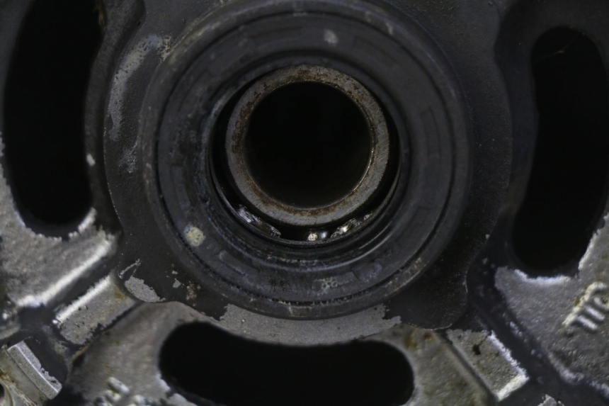 photo de OBRĘCZ TYLNA HONDA CBF 500 (2004 - 2007) - Zbliżenie komponentów