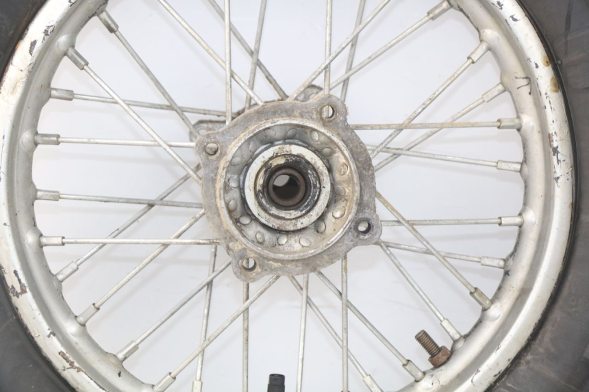 photo de OBRĘCZ TYLNA CRZ DIRTBIKE 140 - Zbliżenie komponentów