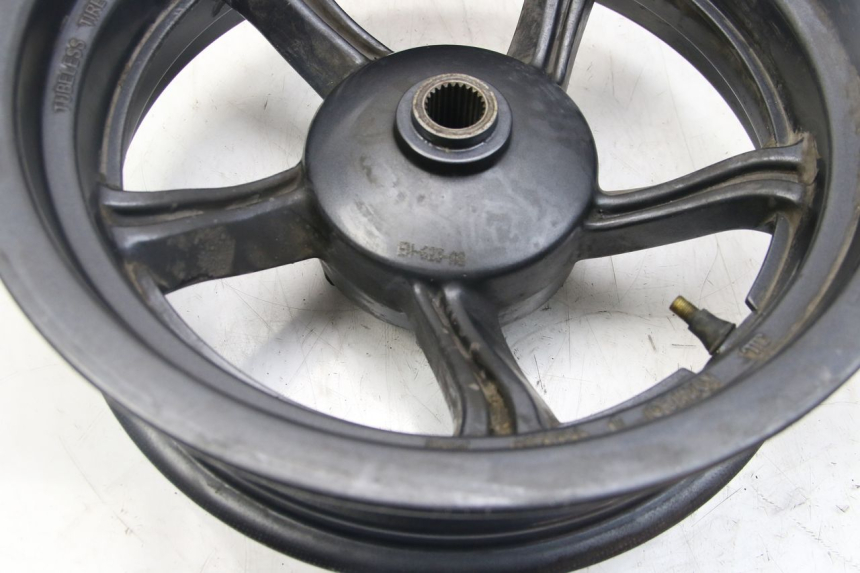 photo de OBRĘCZ TYLNA KYMCO DOWNTOWN ABS 125 (2015 - 2017) - Zbliżenie techniczne