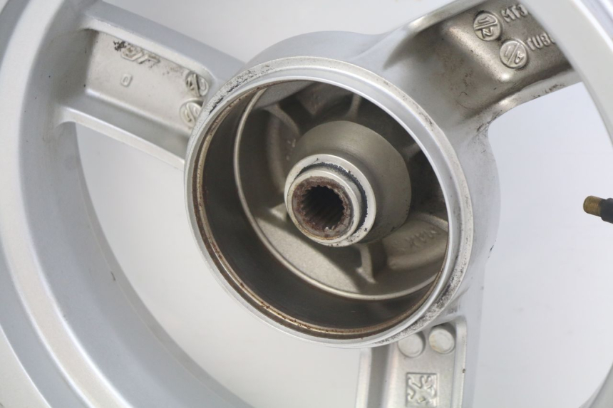 photo de OBRĘCZ TYLNA PEUGEOT E-VIVACITY 1 (2012 - 2018) - Inny kąt widzenia