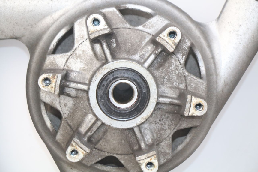 photo de OBRĘCZ TYLNA YAMAHA FJ 3CX 1200 (1986 - 1996) - Zbliżenie komponentów