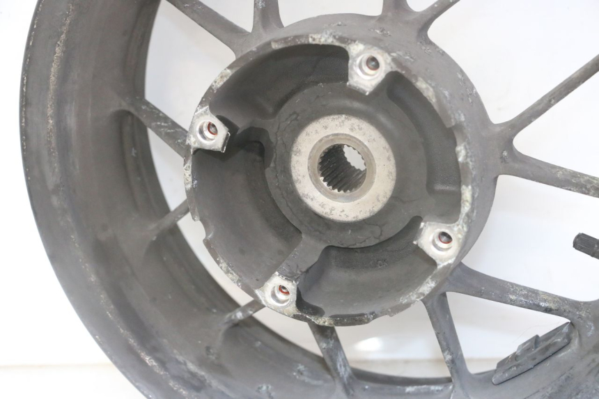 photo de OBRĘCZ TYLNA HONDA FORZA ABS 300 (2013 - 2017) - Zoom stanu zużycia