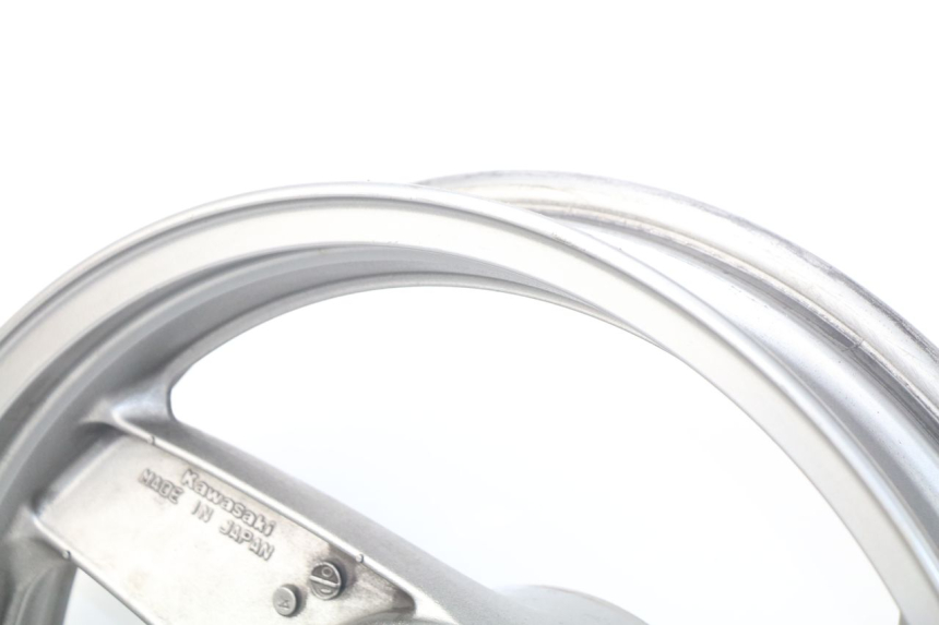 photo de OBRĘCZ TYLNA KAWASAKI GPZ S 500 (1994 - 2005) - Zbliżenie techniczne