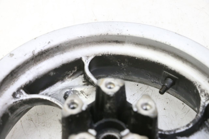 photo de OBRĘCZ TYLNA KYMCO GRAND DINK 125 (2002 - 2007) - Zbliżenie komponentów