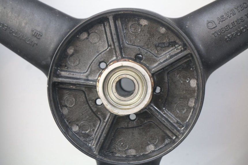 photo de OBRĘCZ TYLNA SUZUKI GSF N BANDIT 600 (2000 - 2004) - Szczegóły charakterystyczne