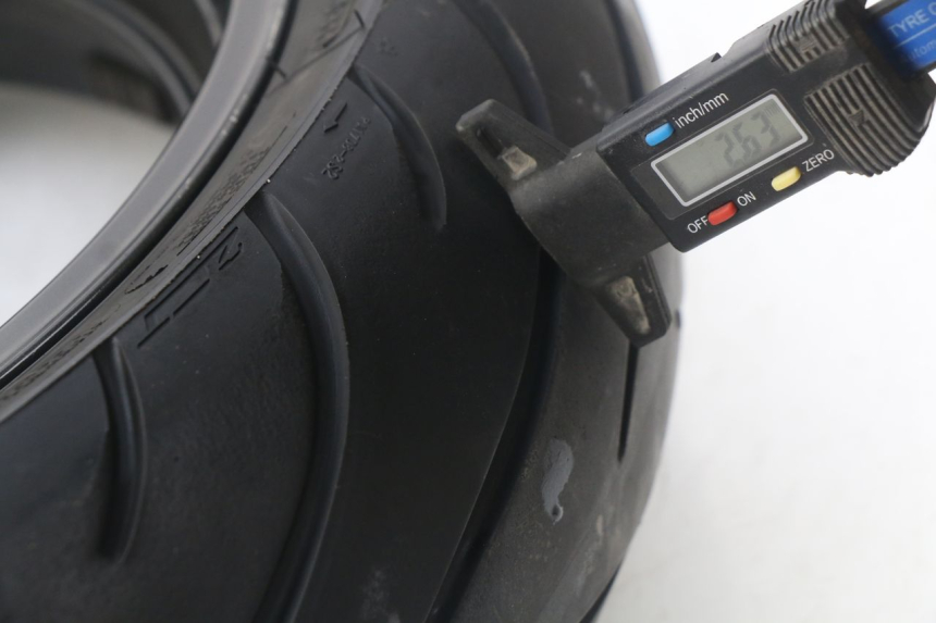 photo de OBRĘCZ TYLNA SUZUKI GSF N BANDIT 600 (2000 - 2004) - Zoom stanu zużycia