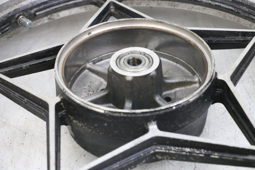 photo de OBRĘCZ TYLNA SUZUKI GSX E 250 (1982 - 1983) - Inny kąt widzenia