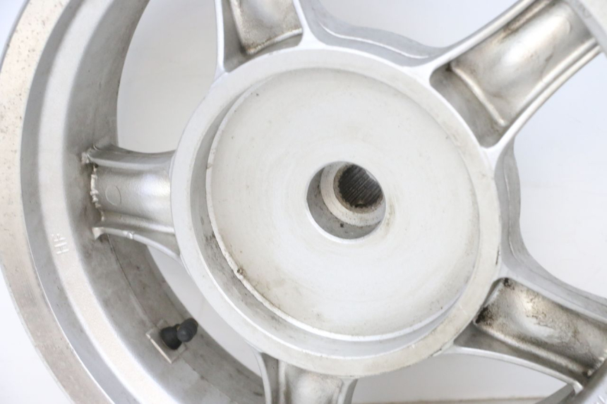 photo de OBRĘCZ TYLNA JM MOTORS GTS 125 (2015 - 2019) - Widok z bliska