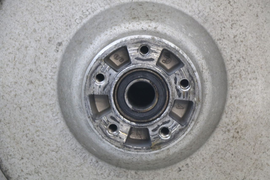 photo de OBRĘCZ TYLNA HARLEY DAVIDSON SPORTSTER XL CUSTOM 883 (1999 - 2006) - Widok z bliska