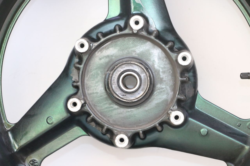 photo de OBRĘCZ TYLNA HONDA CBR F 1000 (1993 - 1996) - Widok z bliska