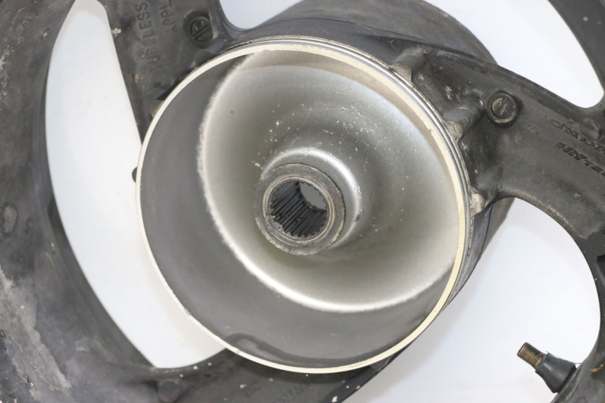 photo de OBRĘCZ TYLNA HONDA FES S-WING SWING 125 (2007 - 2015) - Inny kąt widzenia