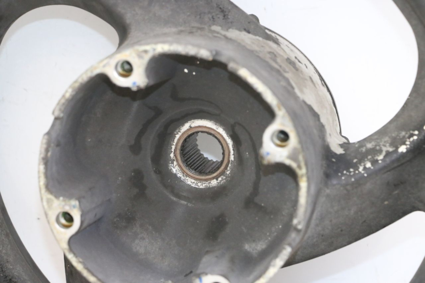 photo de OBRĘCZ TYLNA HONDA FES S-WING SWING 125 (2007 - 2015) - Zbliżenie techniczne