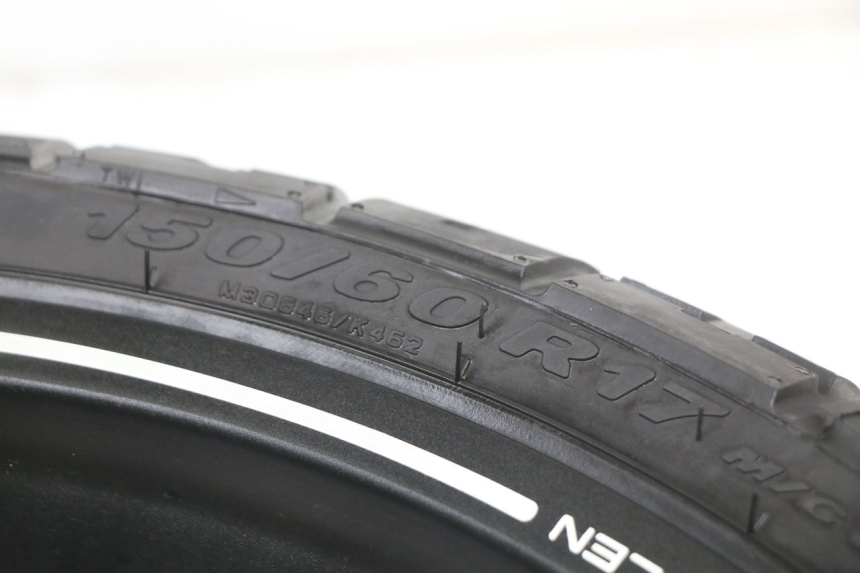 photo de OBRĘCZ TYLNA HUSQVARNA SVARTPILEN 401 (2018 - 2023) - Widok z bliska