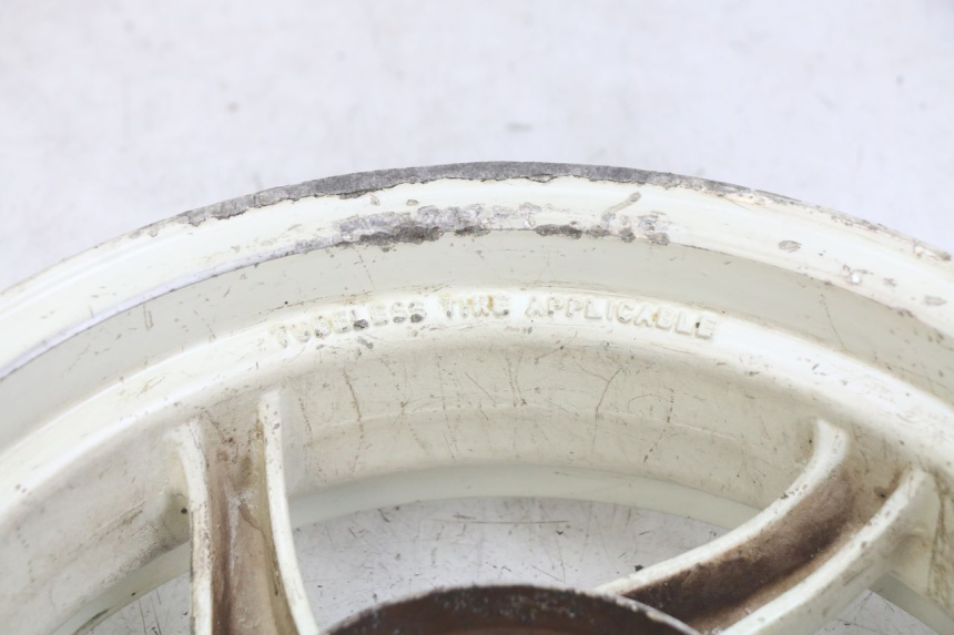 photo de OBRĘCZ TYLNA SYM JET SPORT XR 50 (2006 - 2015) - Szczegóły charakterystyczne