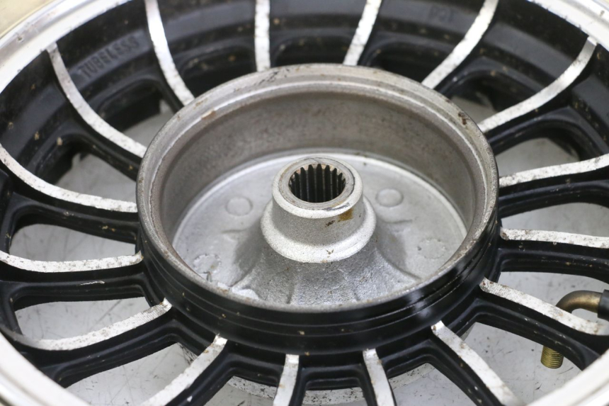 photo de OBRĘCZ TYLNA JM MOTORS VX 125 (2022 - 2025) - Widok z bliska