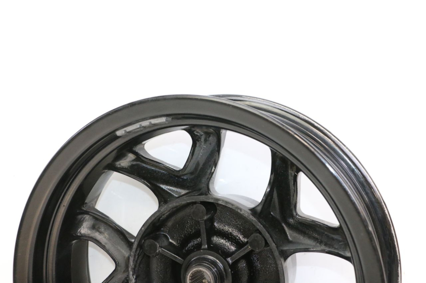 photo de OBRĘCZ TYLNA SYM JOYMAX 125 (2010 - 2017) - Zbliżenie techniczne