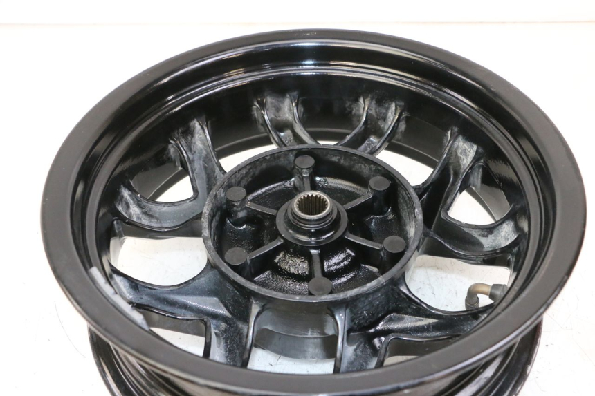 photo de OBRĘCZ TYLNA SYM JOYMAX 125 (2010 - 2017) - Oznaczenia i referencje