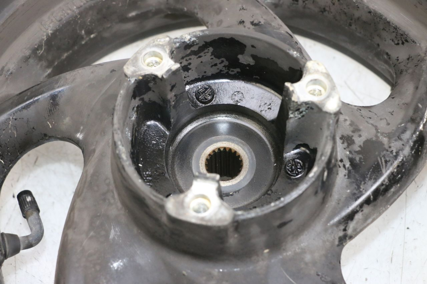 photo de OBRĘCZ TYLNA SYM JOYRIDE EVO 125 (2009 - 2016) - Widok z bliska