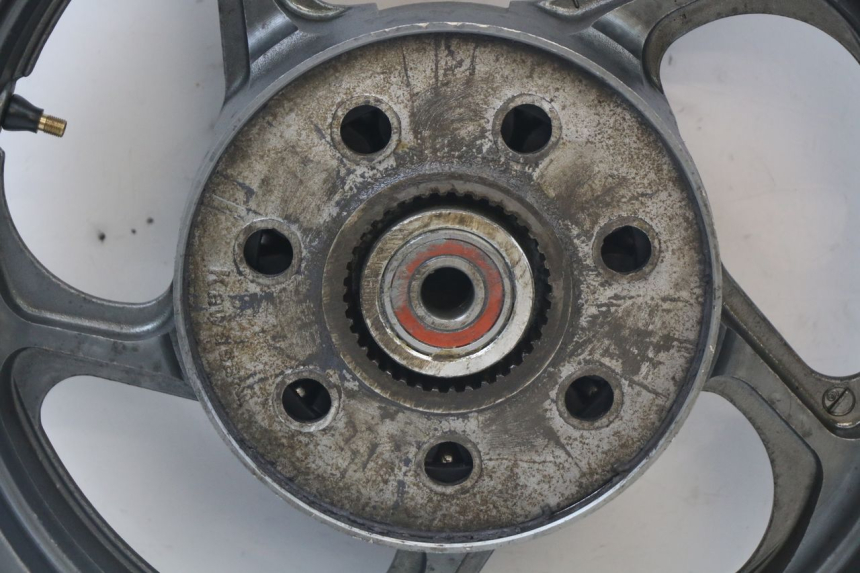 photo de OBRĘCZ TYLNA KAWASAKI GTR 1000 (1994 - 2004) - Zbliżenie techniczne