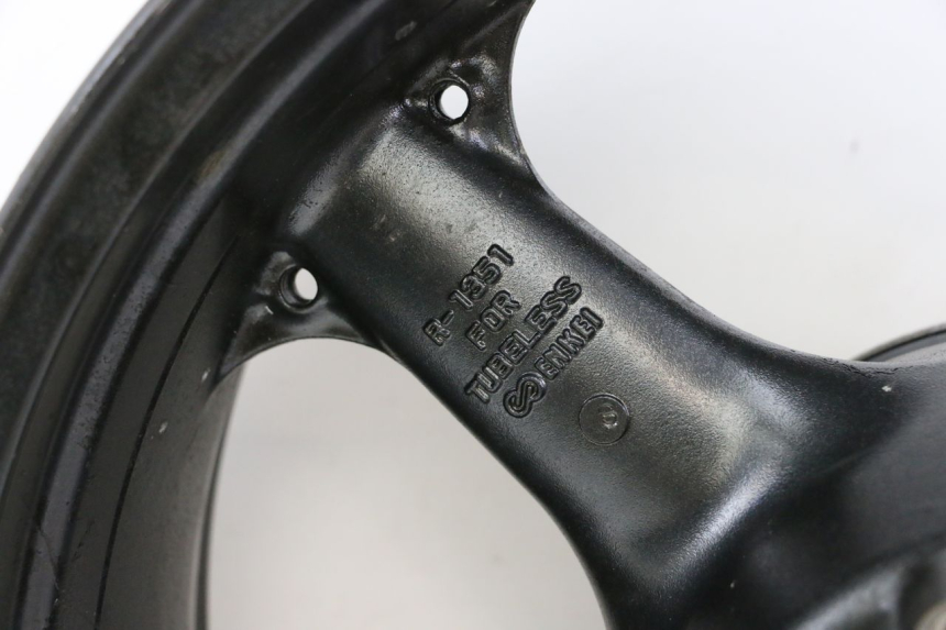 photo de OBRĘCZ TYLNA KAWASAKI ZR7 ZR-7 S 750 (1999 - 2004) - Zbliżenie komponentów