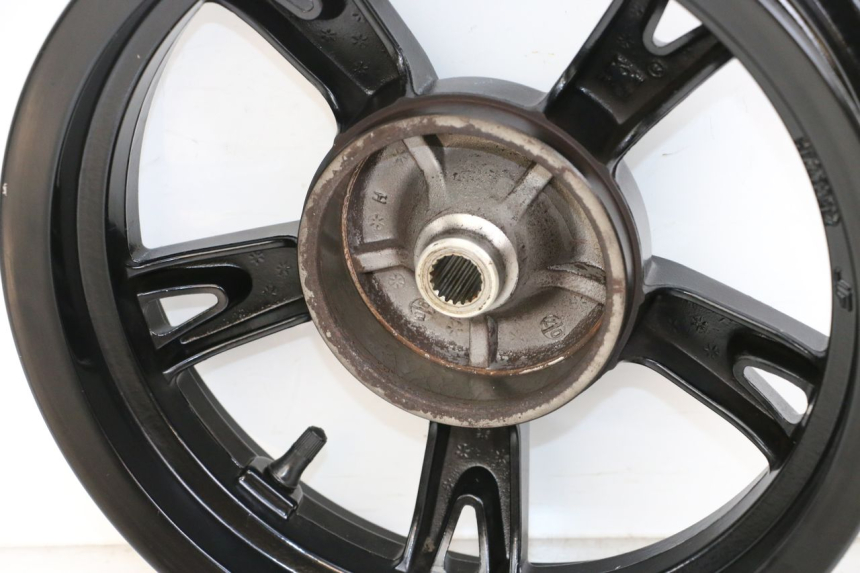 photo de OBRĘCZ TYLNA PEUGEOT KISBEE 4T 50 (2018 - 2022) - Zbliżenie techniczne