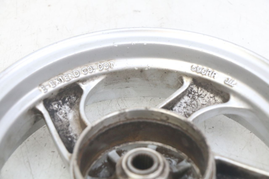 photo de OBRĘCZ TYLNA SYM MIO 50 (2011 - 2017) - Szczegóły charakterystyczne