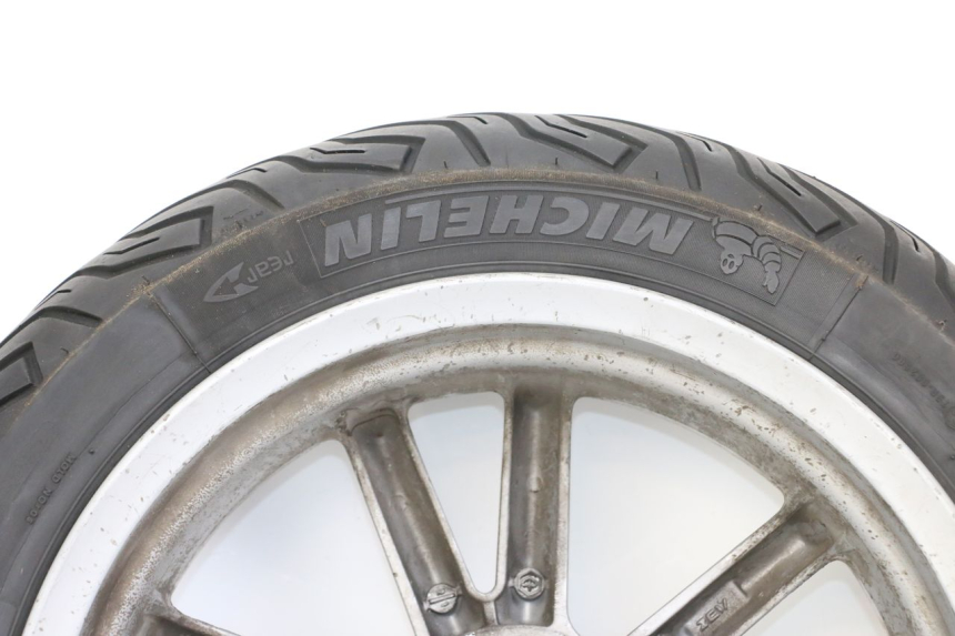 photo de OBRĘCZ TYLNA PIAGGIO MP3 LT 400 (2007 - 2012) - Szczegóły charakterystyczne