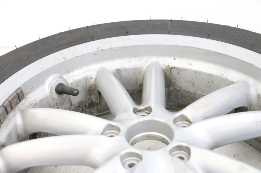 photo de OBRĘCZ TYLNA PIAGGIO MP3 LT 400 (2007 - 2012) - Zbliżenie techniczne