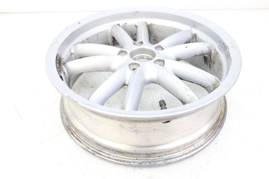 photo de OBRĘCZ TYLNA PIAGGIO MP3 LT 400 (2007 - 2012) - Szczegóły charakterystyczne