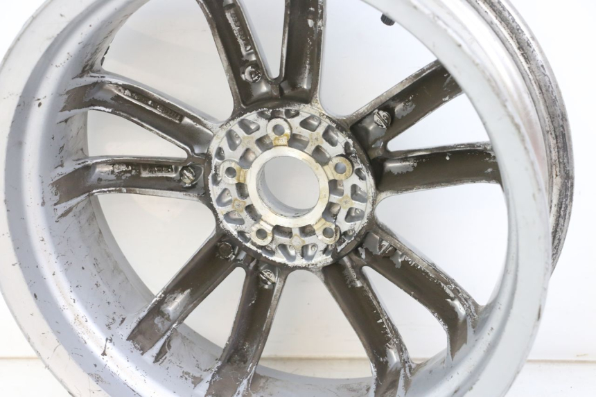 photo de OBRĘCZ TYLNA PIAGGIO MP3 LT 400 (2007 - 2012) - Zbliżenie techniczne