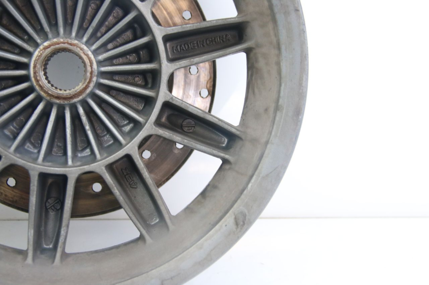 photo de OBRĘCZ TYLNA PIAGGIO MP3 125 (2006 - 2014) - Szczegóły charakterystyczne