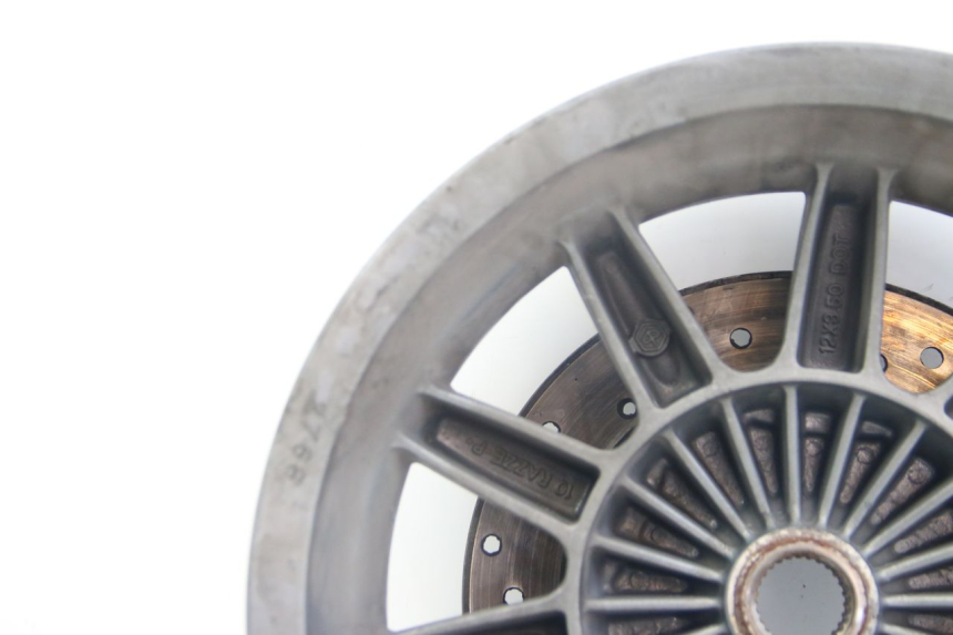 photo de OBRĘCZ TYLNA PIAGGIO MP3 125 (2006 - 2014) - Widok z bliska