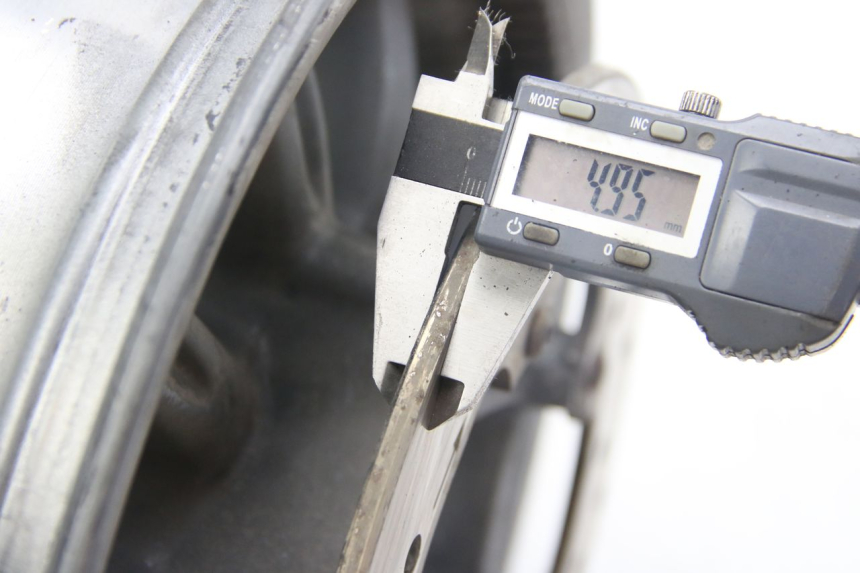 photo de OBRĘCZ TYLNA PIAGGIO MP3 125 (2006 - 2014) - Inny kąt widzenia