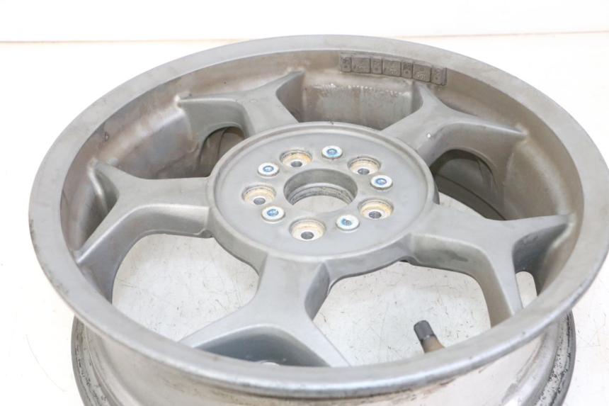 photo de OBRĘCZ TYLNA PIAGGIO MP3 500 (2014 - 2017) - Zoom stanu zużycia