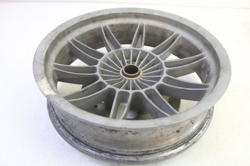 photo de OBRĘCZ TYLNA PIAGGIO MP3 RL 250 (2006 - 2010) - Zbliżenie komponentów