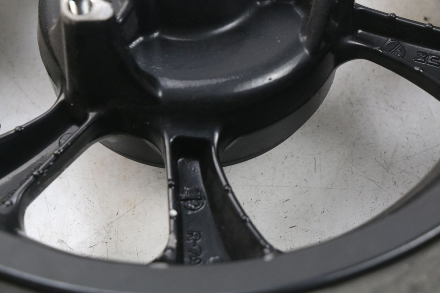 photo de OBRĘCZ TYLNA MBK MW TRYPTIK 125 (2017 - 2022) - Zbliżenie techniczne