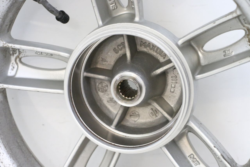 photo de OBRĘCZ TYLNA YAMAHA NEOS NEO'S 4T 50 (2008 - 2016) - Zbliżenie techniczne