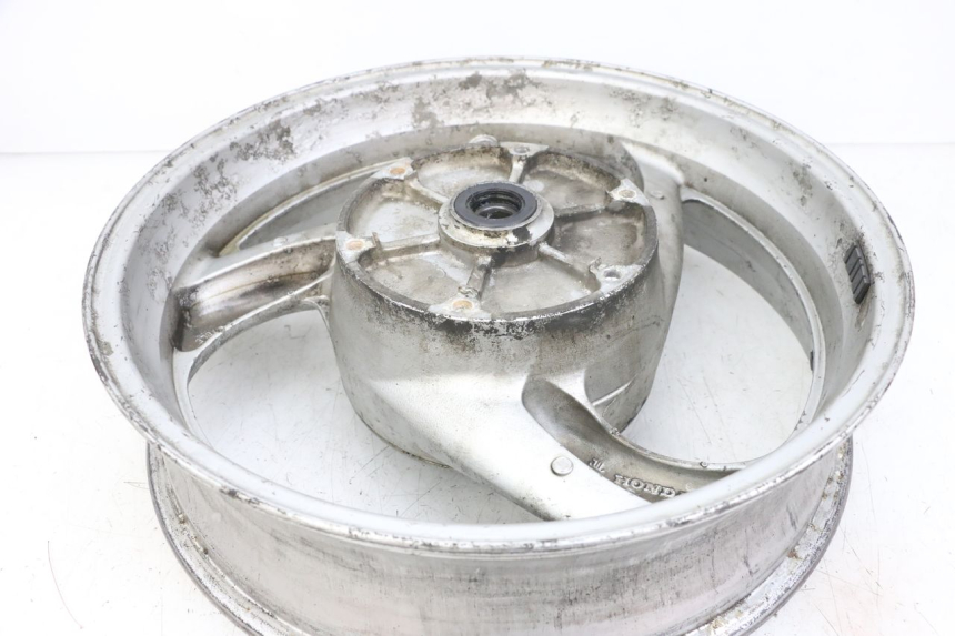 photo de OBRĘCZ TYLNA HONDA NTV DEAUVILLE 650 (1998 - 2001) - Zbliżenie komponentów