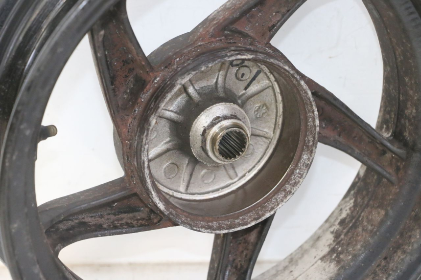 photo de OBRĘCZ TYLNA SYM ORBIT 2 4T 50 (2008 - 2017) - Zbliżenie techniczne