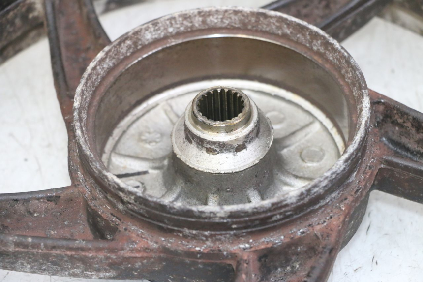 photo de OBRĘCZ TYLNA SYM ORBIT 2 4T 50 (2008 - 2017) - Oznaczenia i referencje