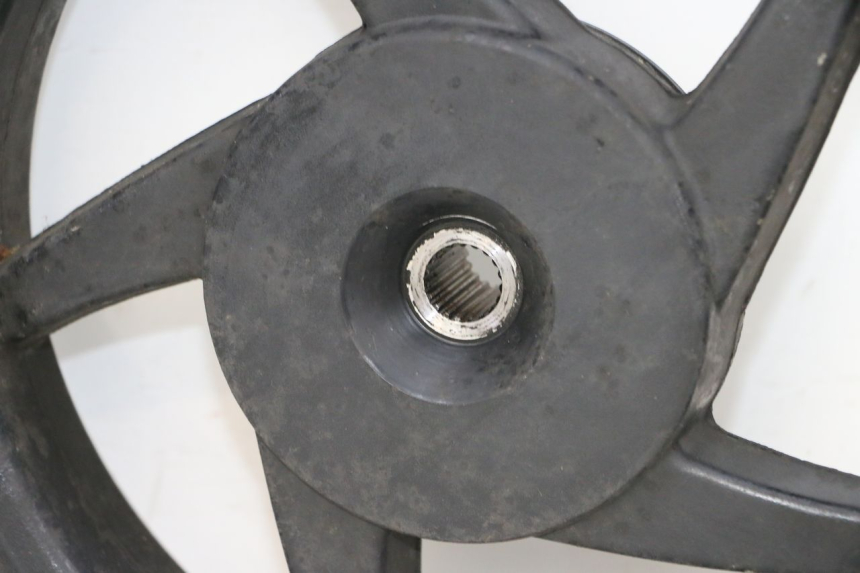 photo de OBRĘCZ TYLNA SYM ORBIT 2 4T 50 (2008 - 2017) - Stan powierzchni